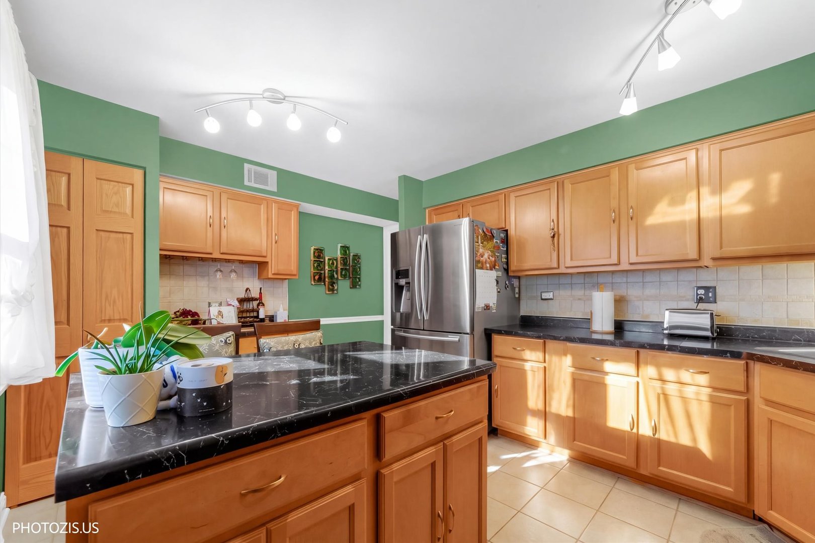 1025 S Fernandez Avenue 2d Property Photo 7