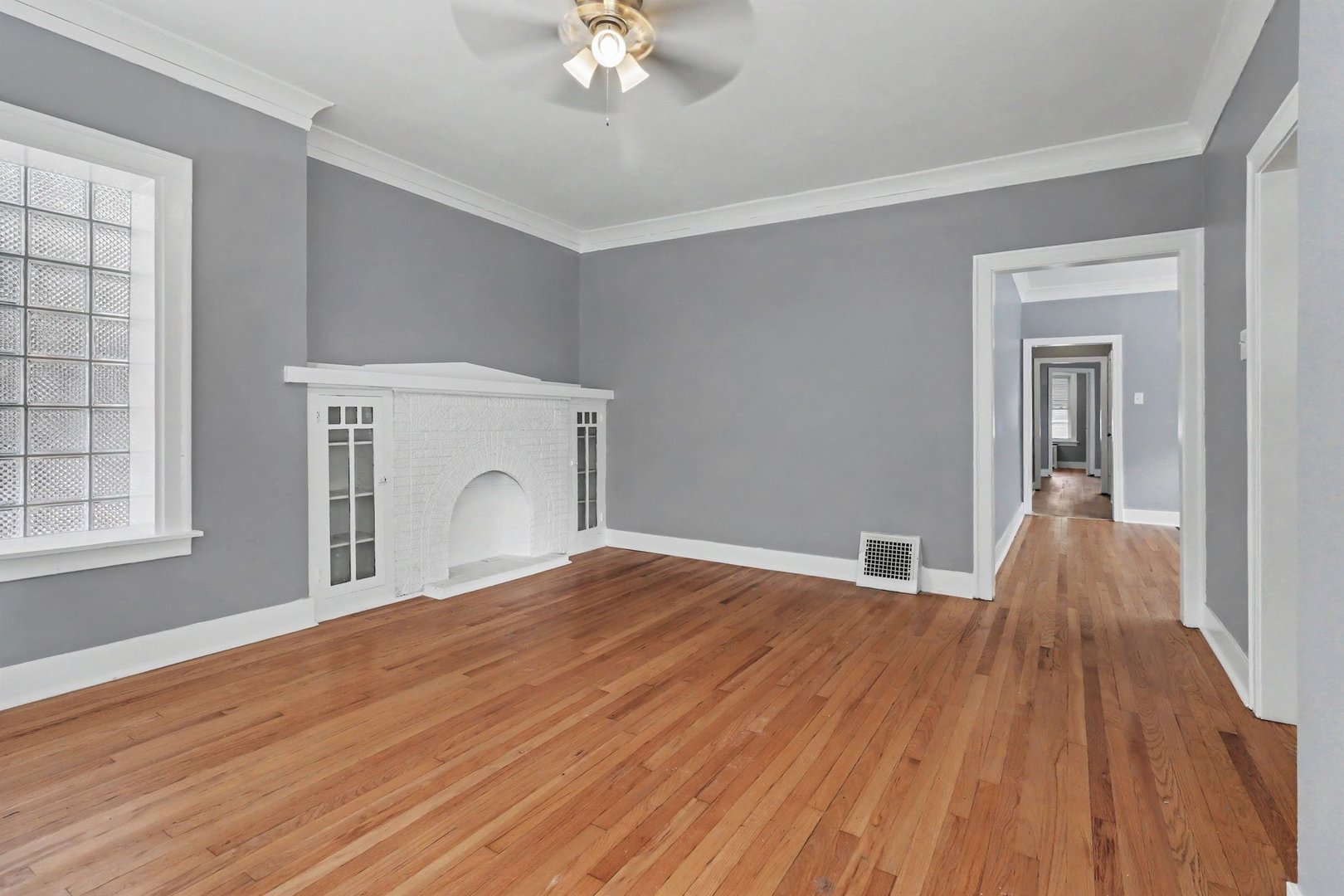7637 S Ada Street Property Photo 4