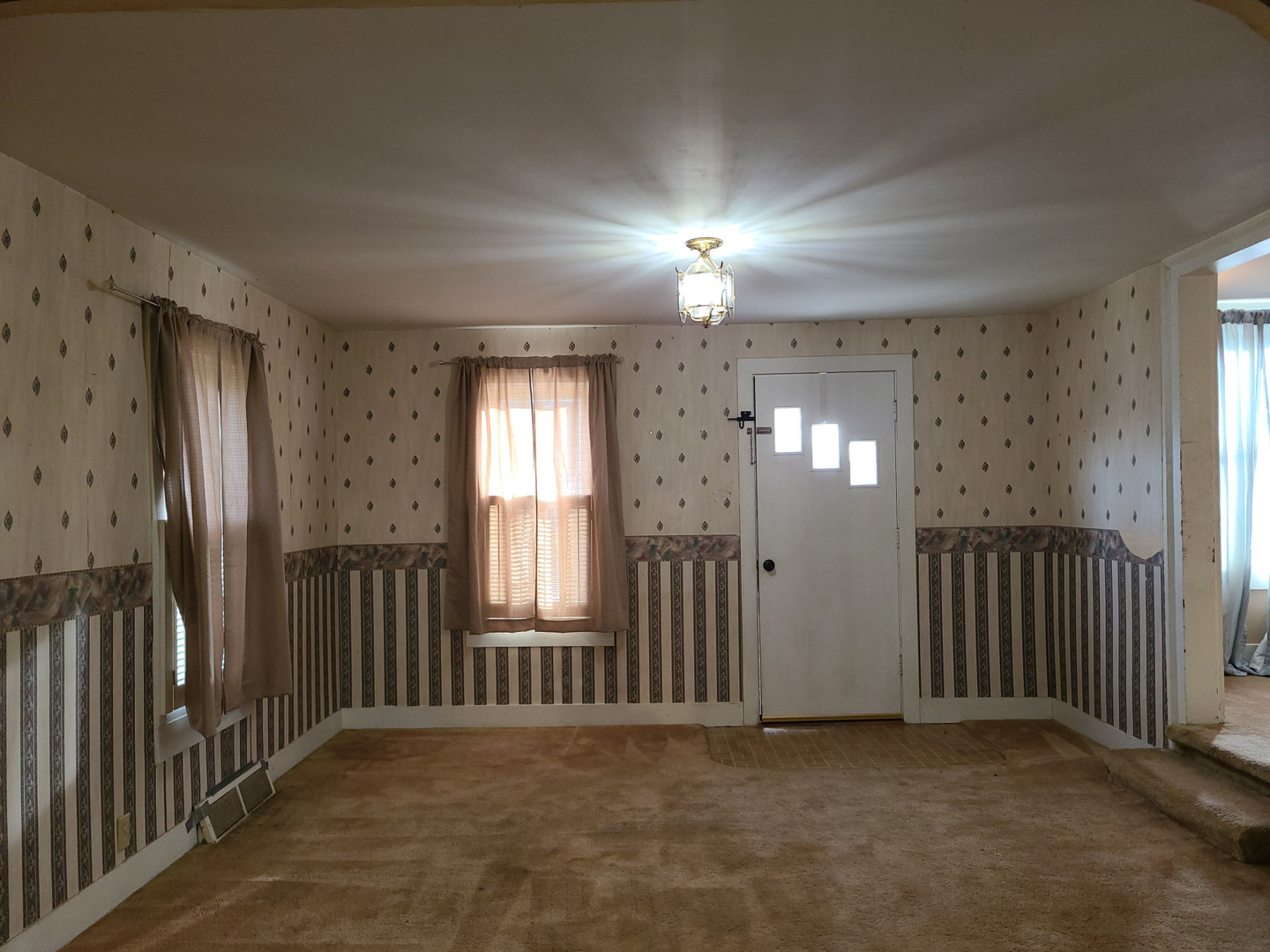 104 S 1st Avenue Property Photo 4