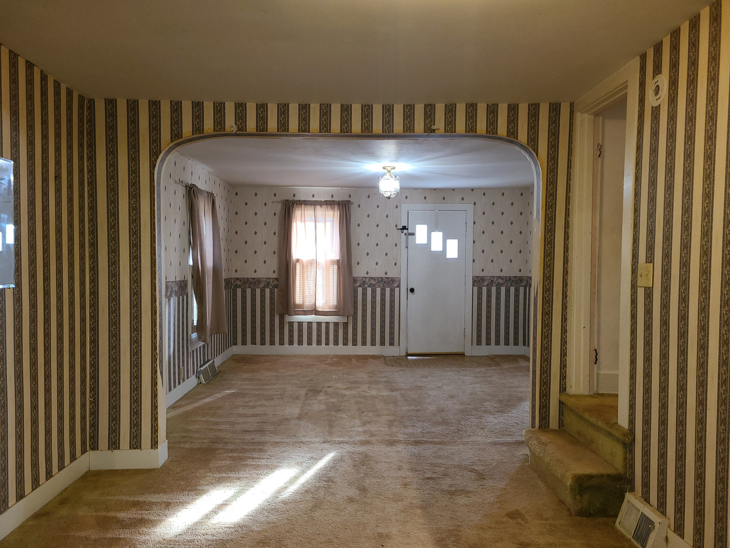 104 S 1st Avenue Property Photo 5