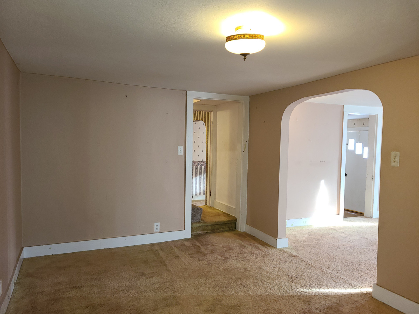 104 S 1st Avenue Property Photo 14