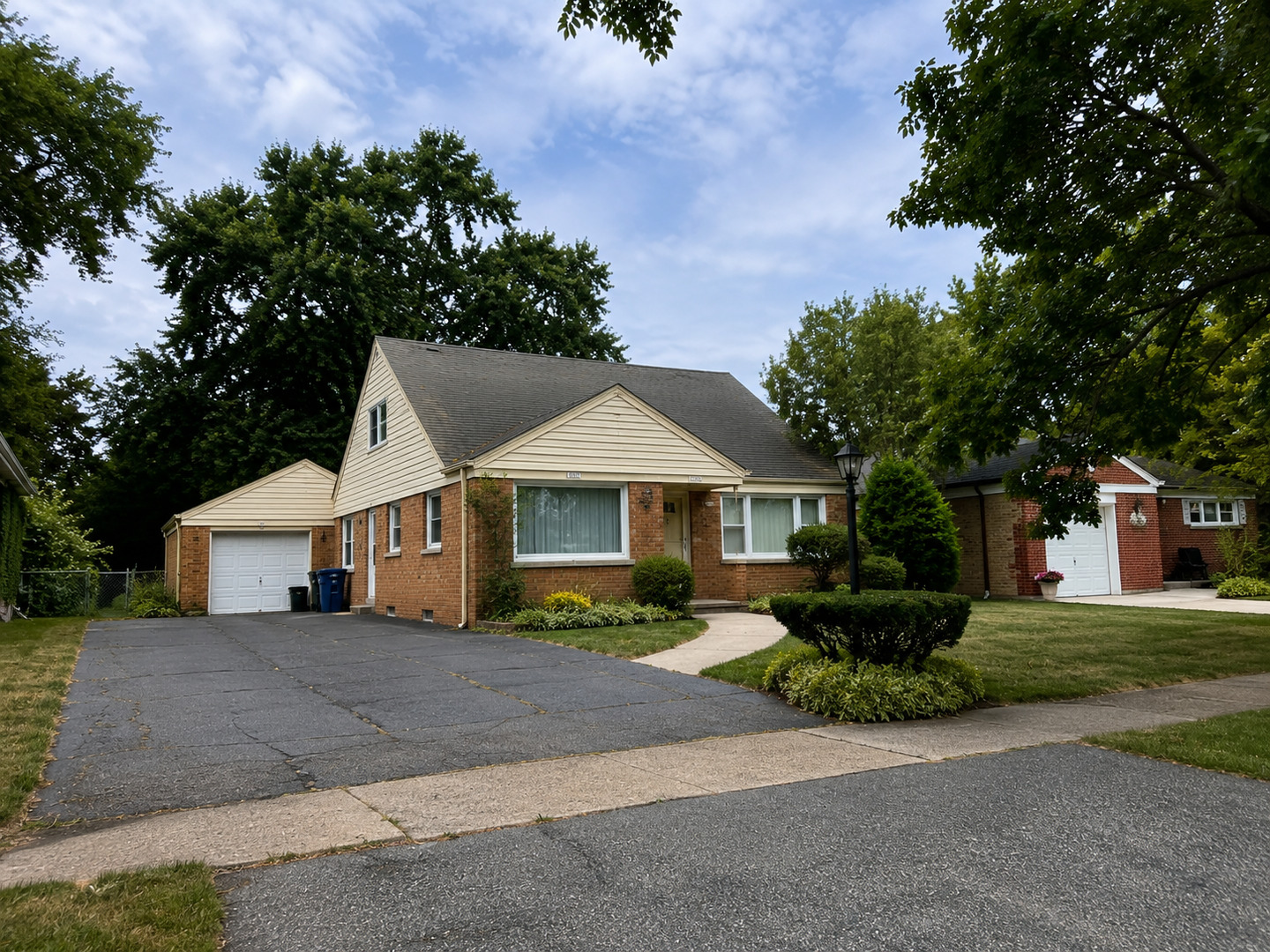 10834 S Keeler Avenue Property Photo 2