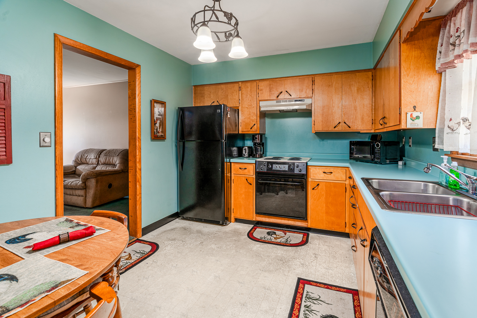 1504 W Walnut Street Property Photo 8