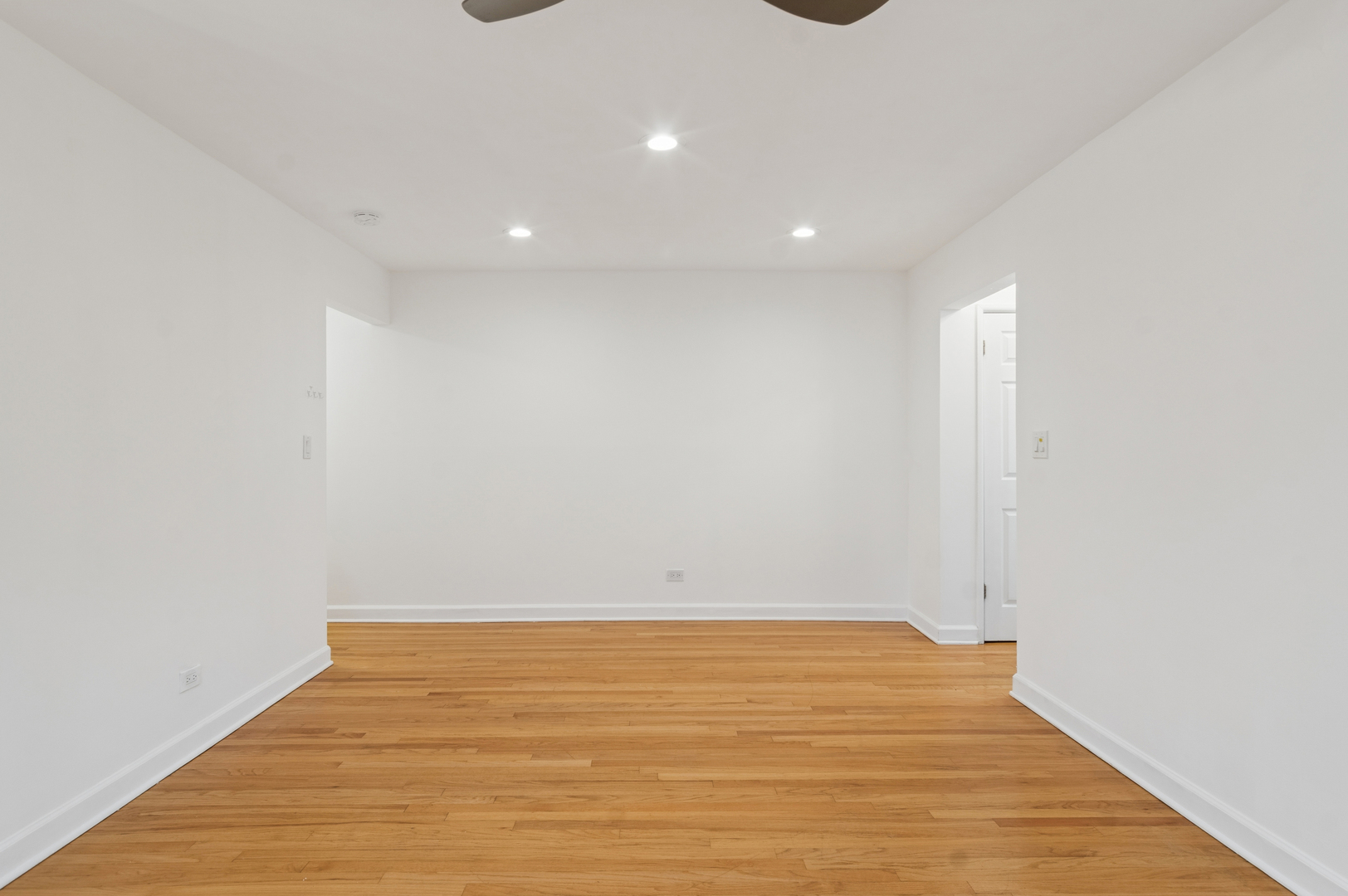 820 Seward Street 2f Property Photo 6