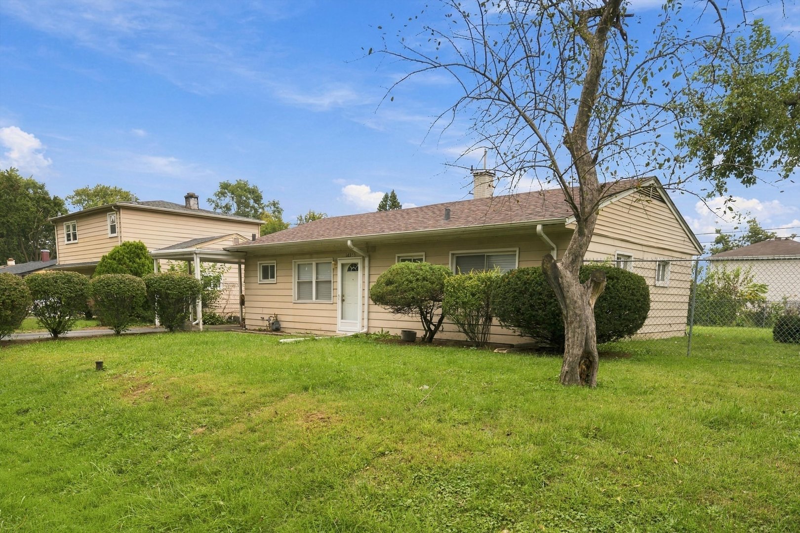 16353 Sawyer Avenue Property Photo 1