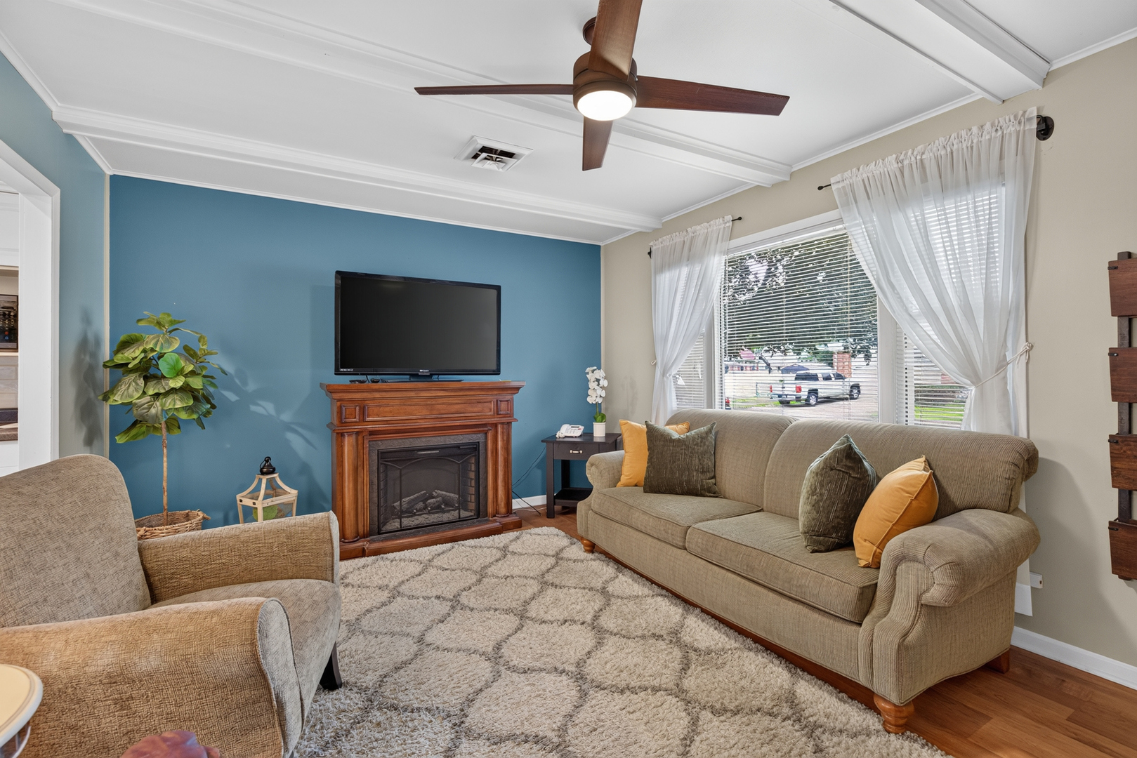 638 Moore Street Property Photo 11