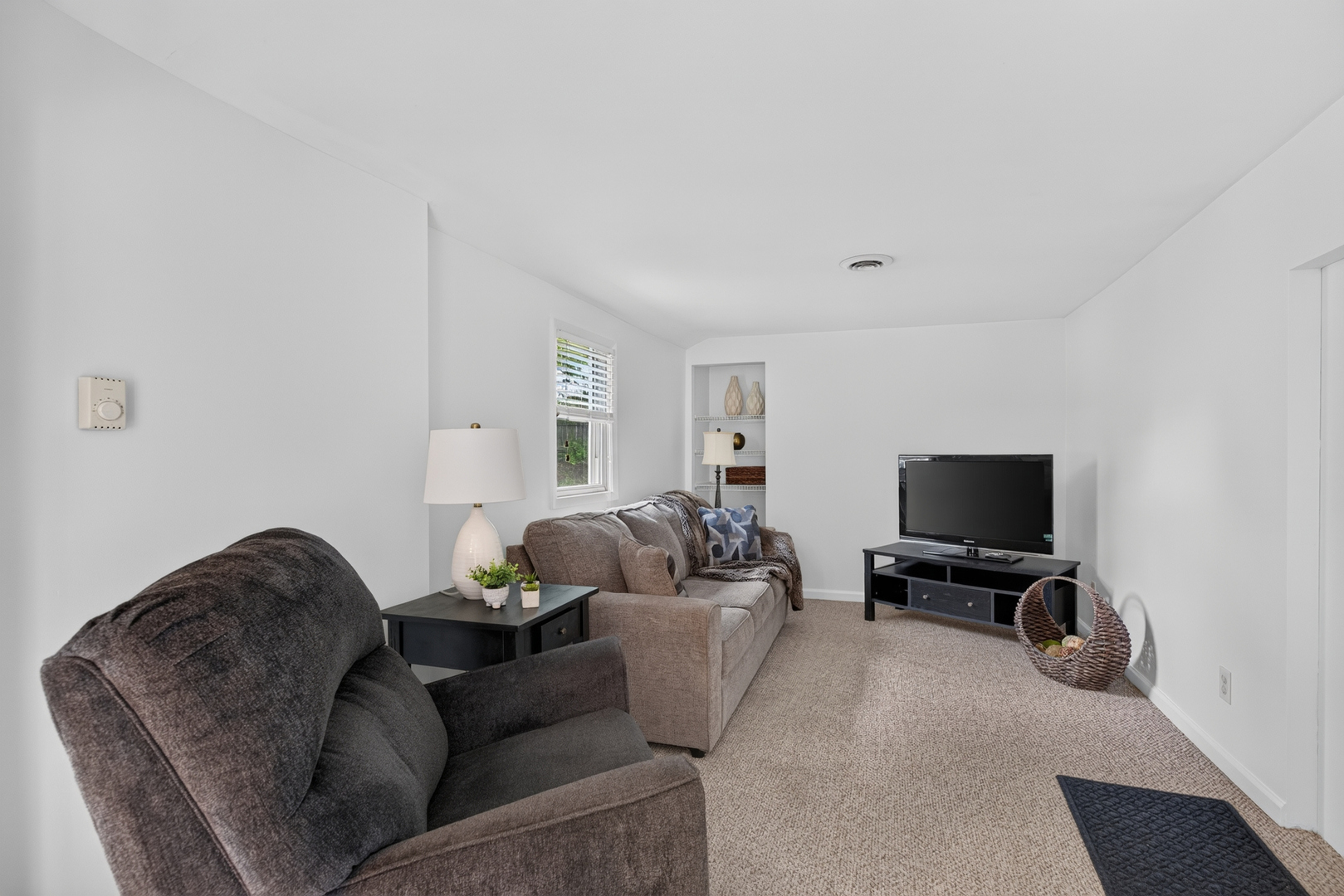 638 Moore Street Property Photo 14