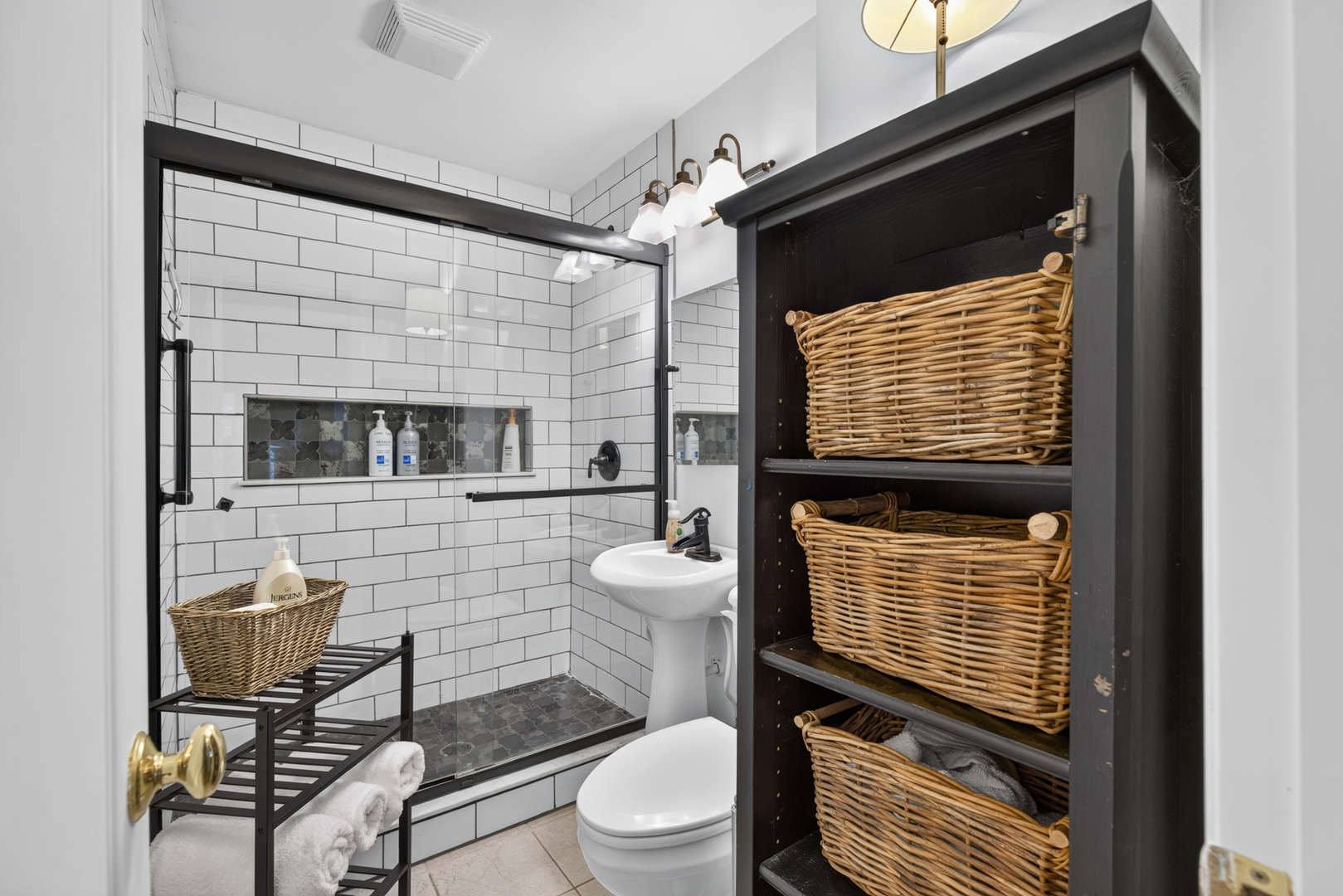 638 Moore Street Property Photo 19