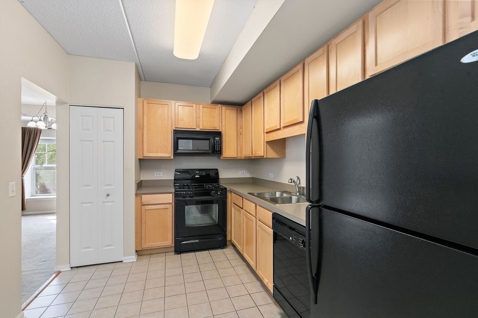 410 W Mahogany Court 202 Property Photo 6