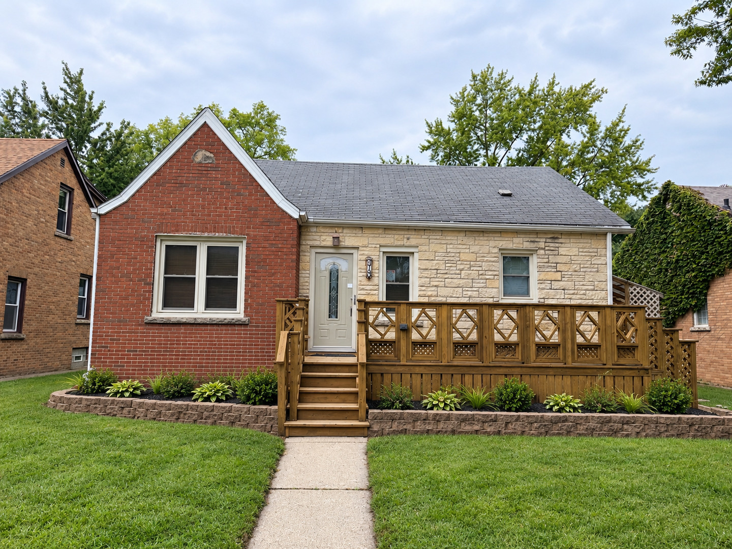 479 S Winfield Avenue Property Photo 1