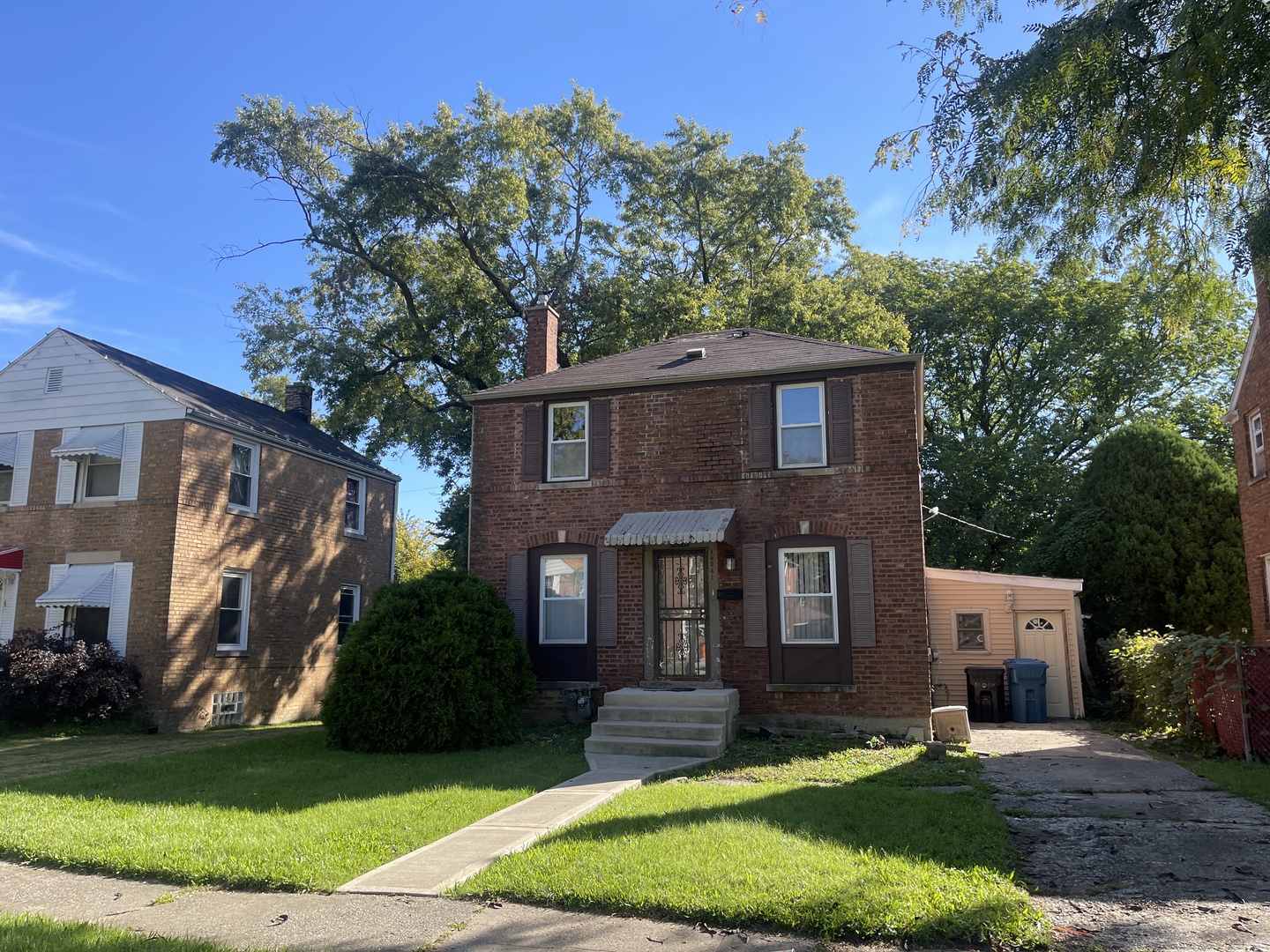 16041 Emerald Avenue Property Photo 2