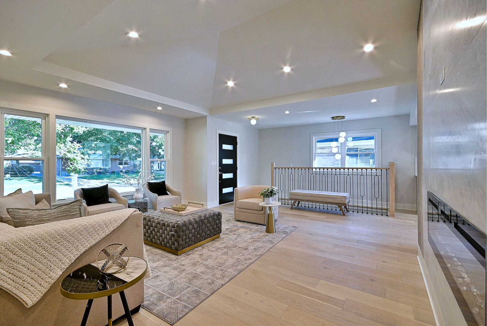 800 S Swain Avenue Property Photo 6