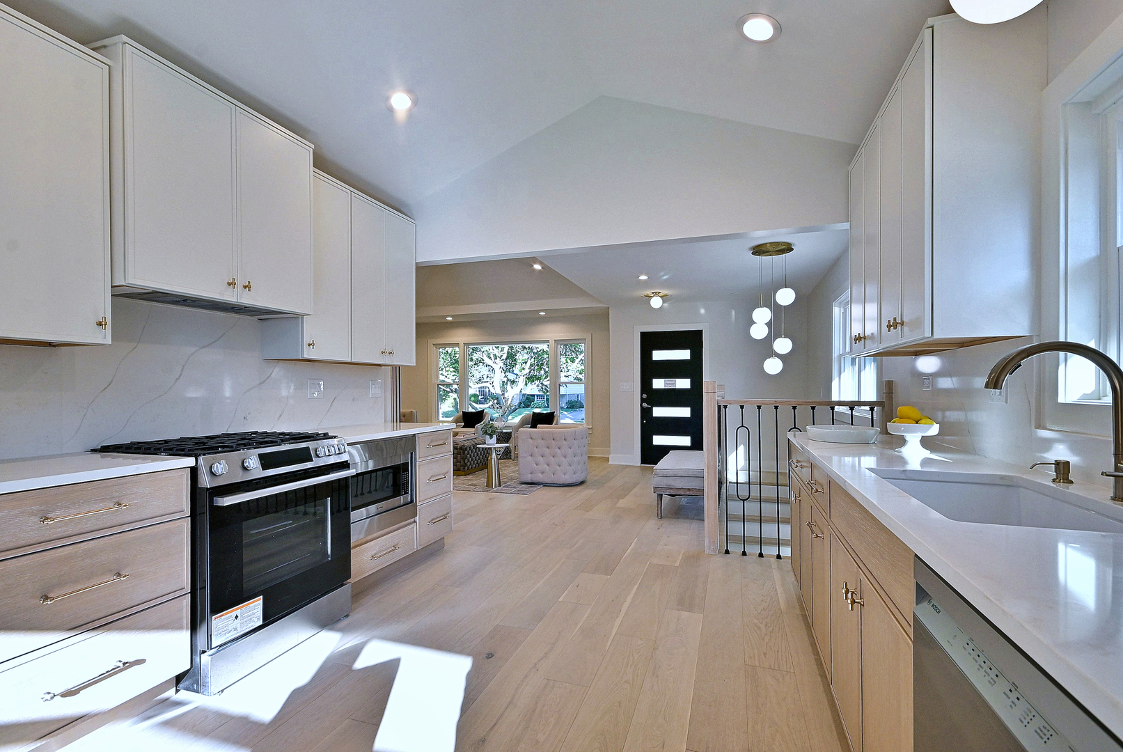 800 S Swain Avenue Property Photo 13