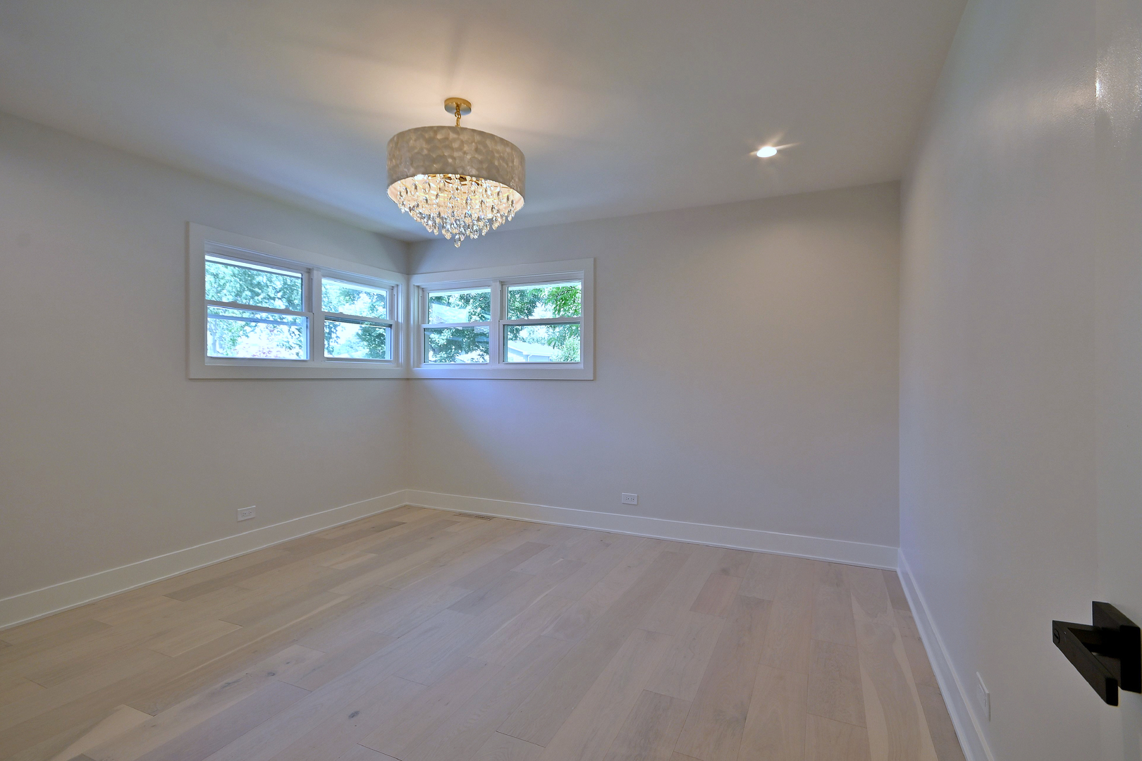 800 S Swain Avenue Property Photo 14