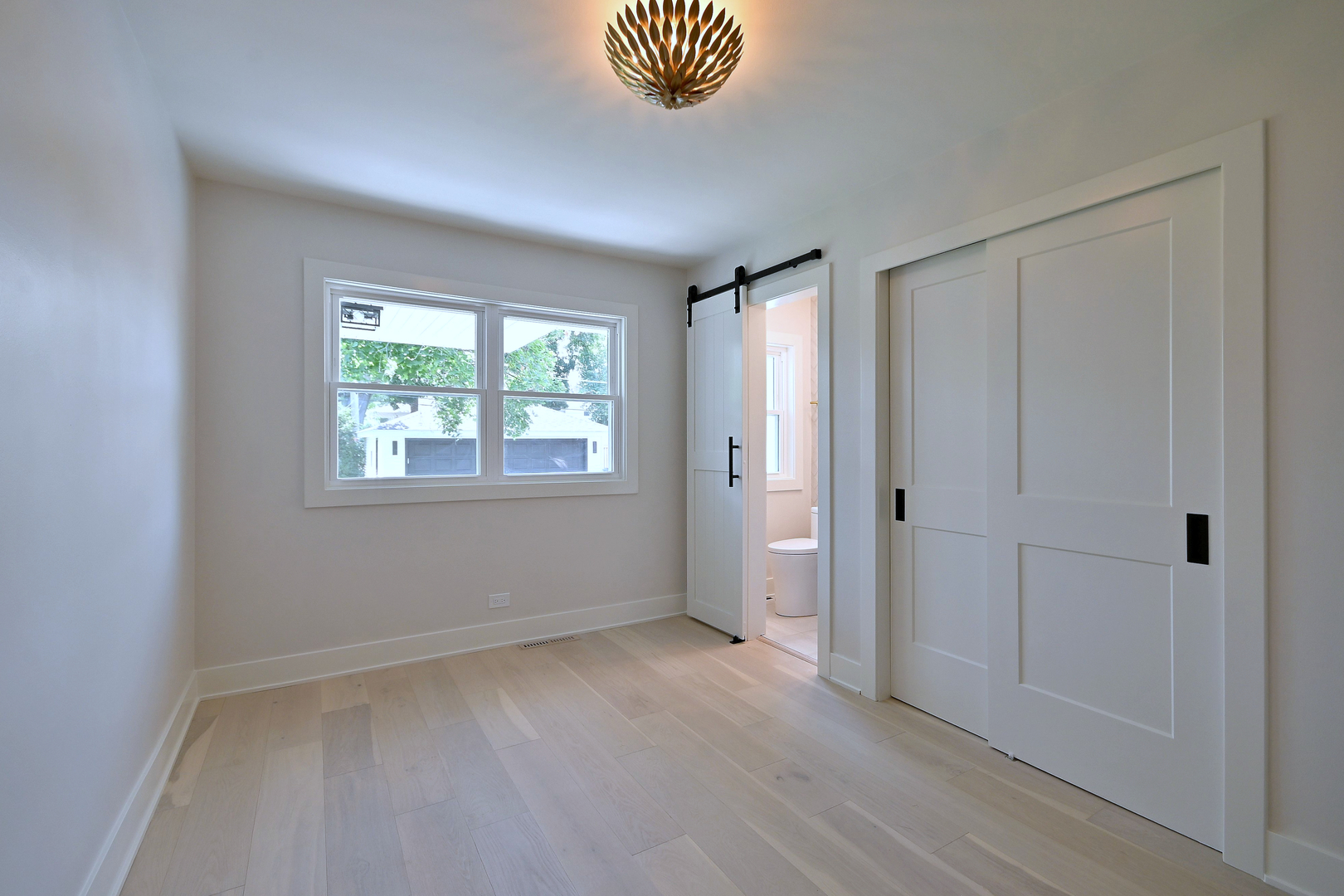 800 S Swain Avenue Property Photo 17