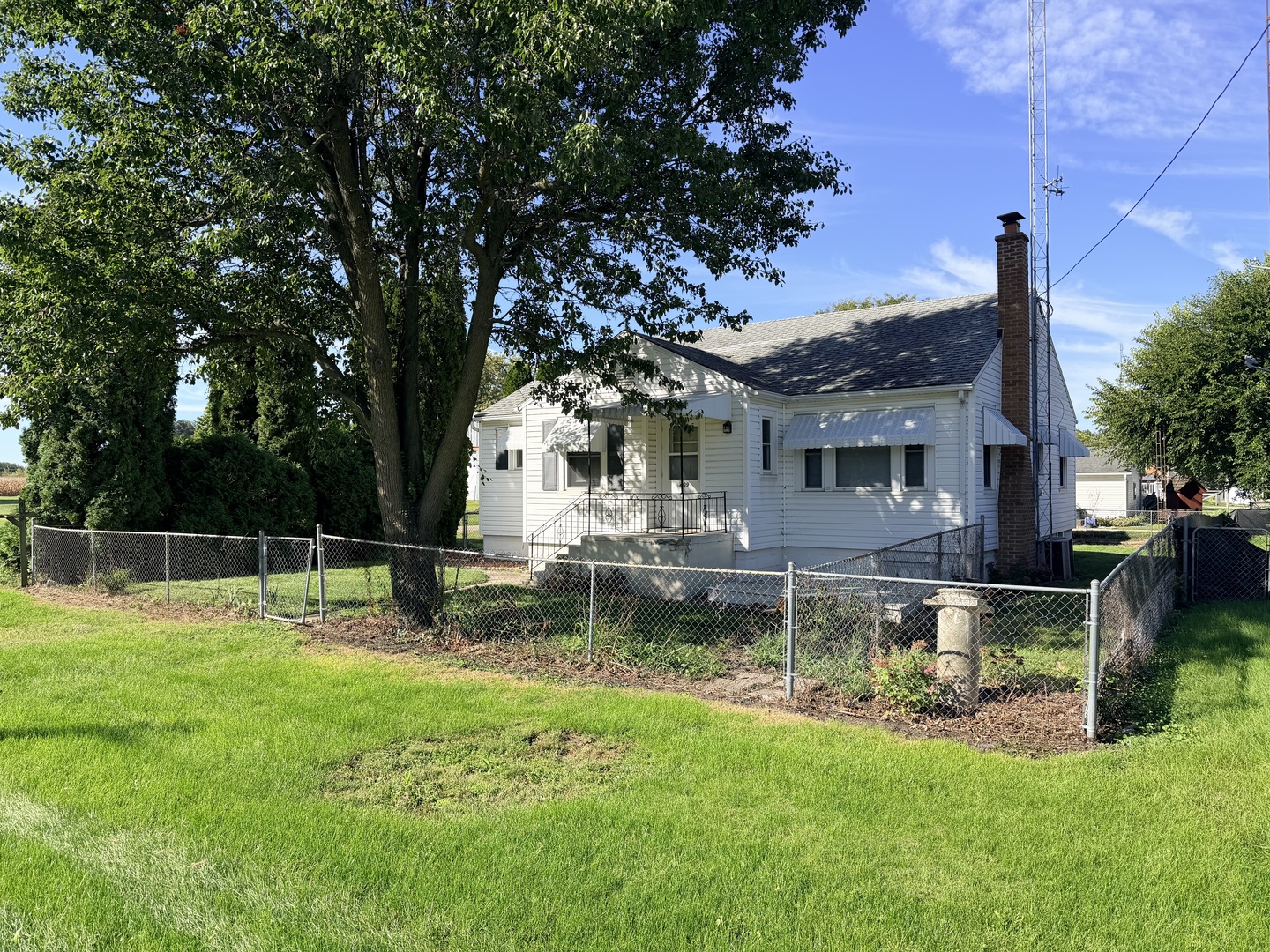 409 Oak Street Property Photo 1