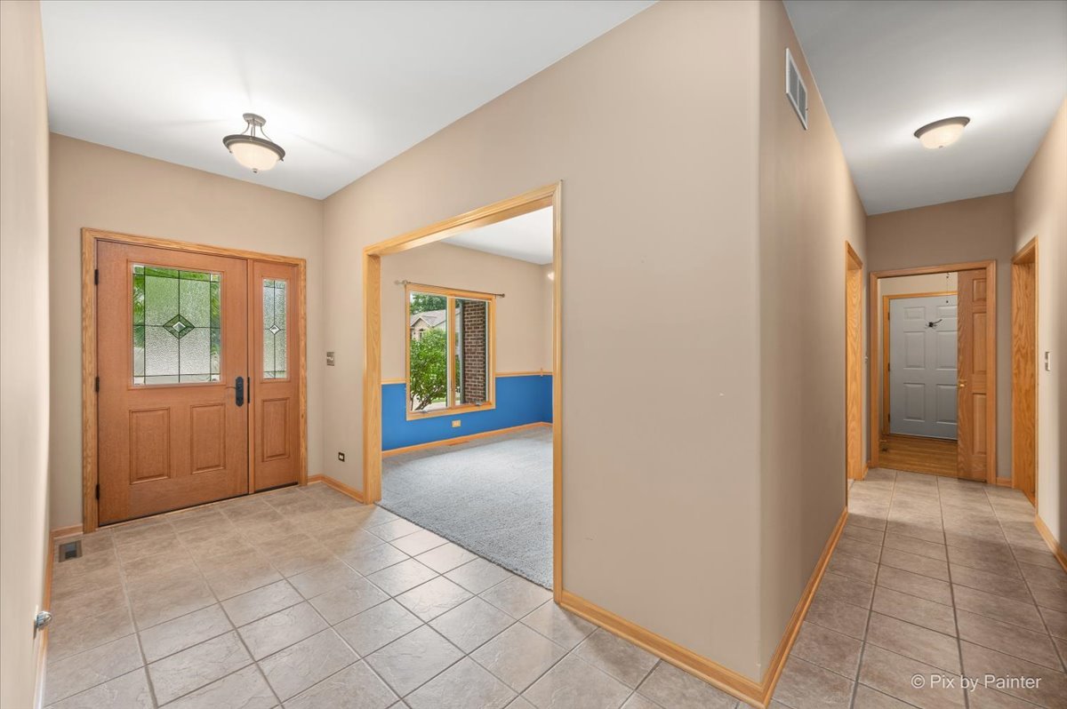 585 Mildred Drive Property Photo 6