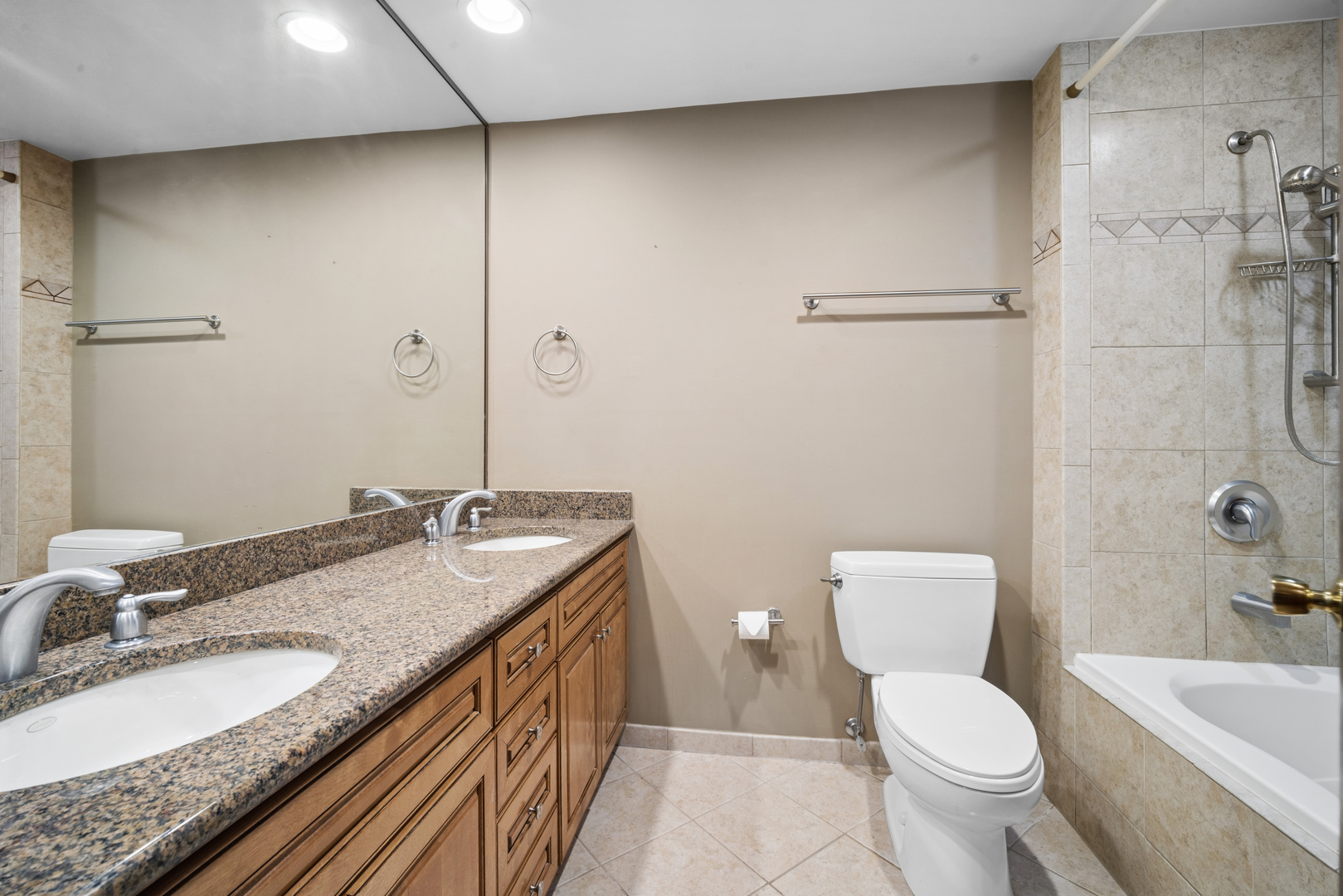 3220 N Volz Drive Property Photo 17
