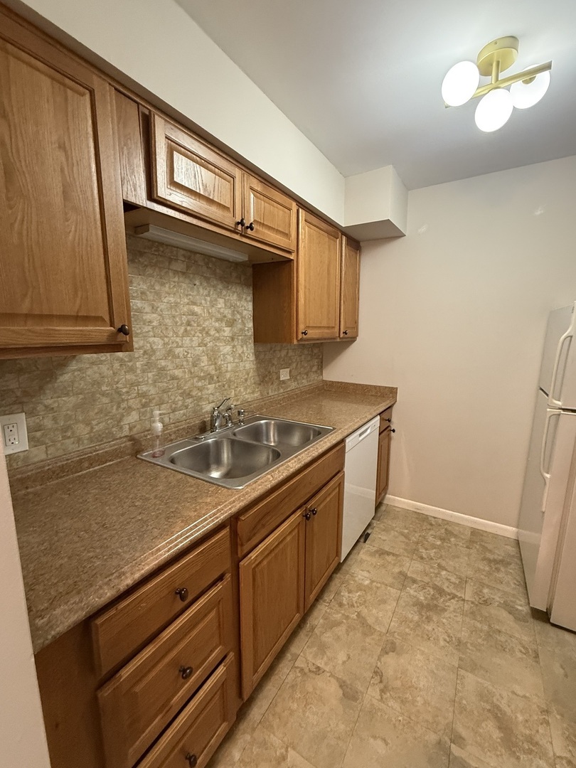 6176 Knoll Lane Court 202 Property Photo 5