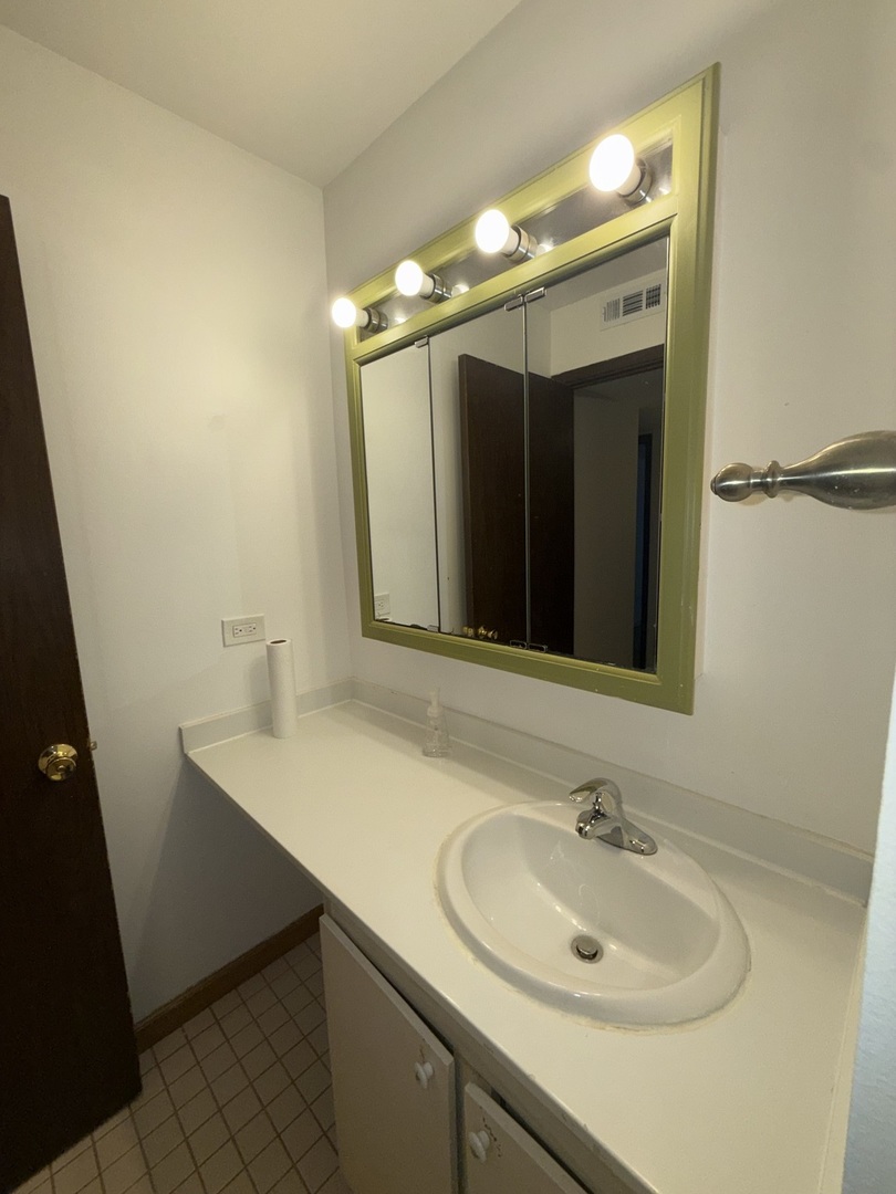 6176 Knoll Lane Court 202 Property Photo 10
