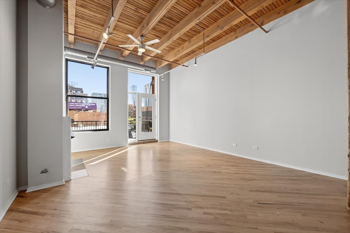 616 W Fulton Street 213 Property Photo 3