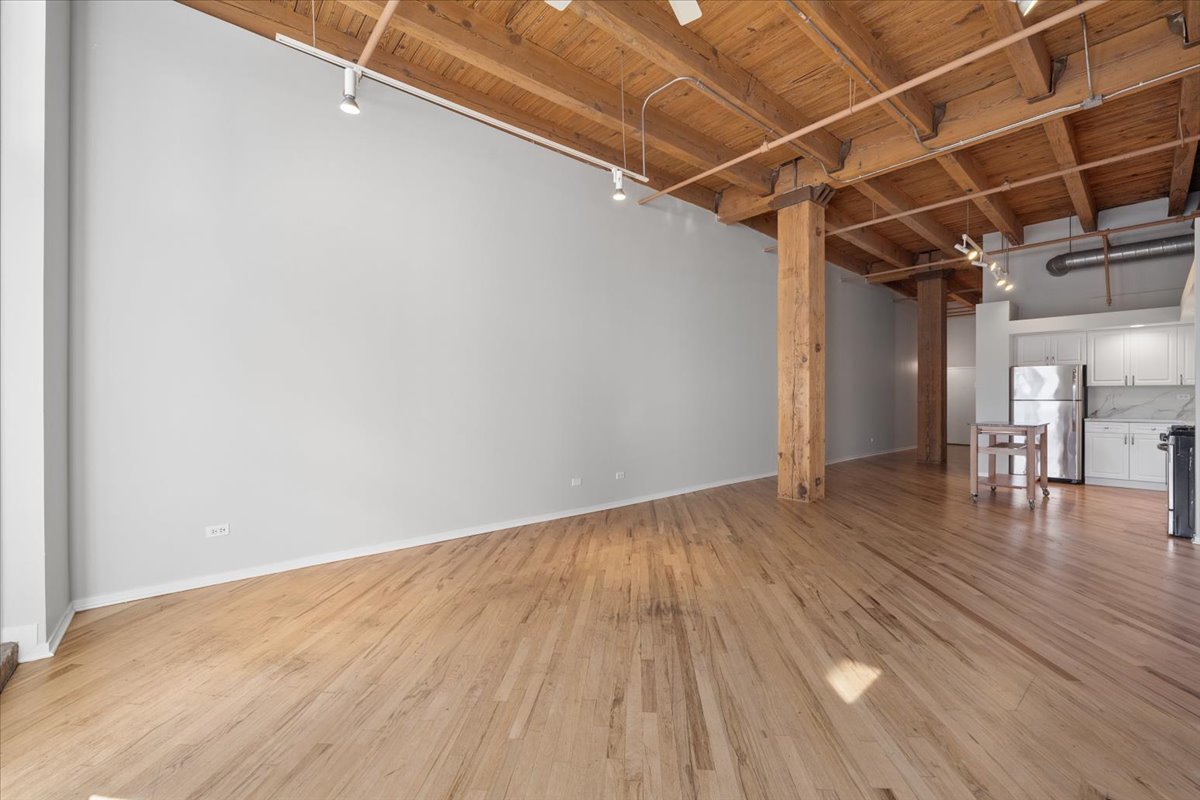 616 W Fulton Street 213 Property Photo 6