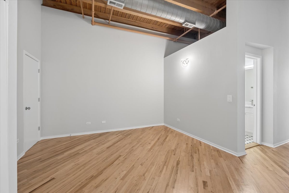 616 W Fulton Street 213 Property Photo 16