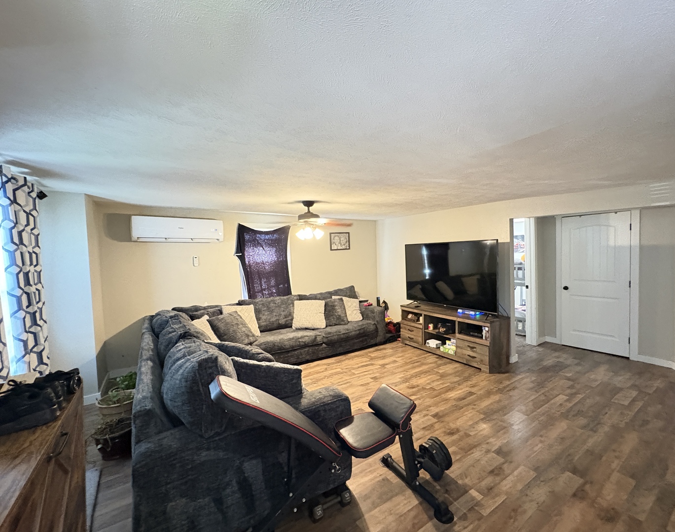 402 S Elm Street Property Photo 2