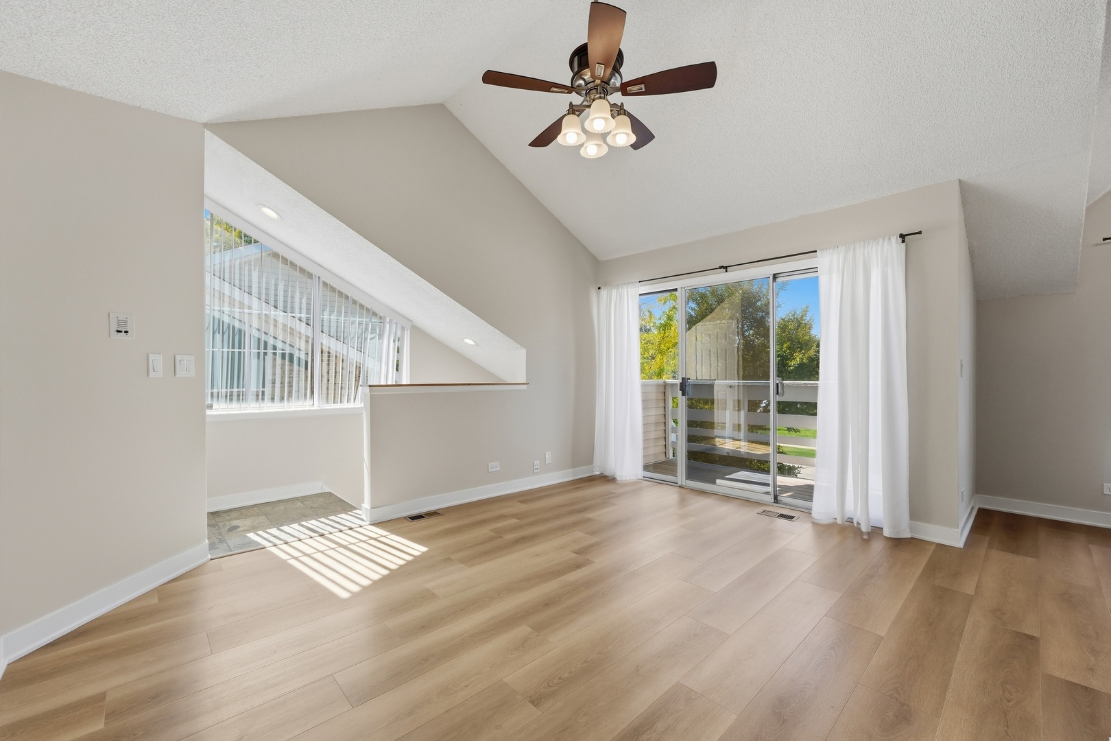 1243 Ranch View Court Property Photo 7