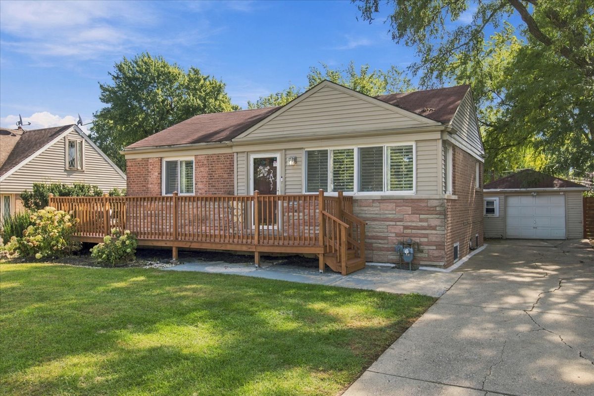 2037 E Touhy Avenue Property Photo 1