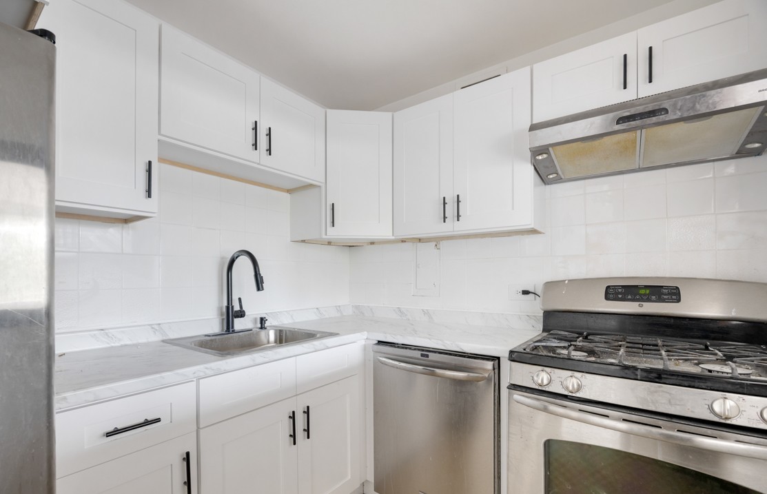 1451 E 55th Street 317n Property Photo 12