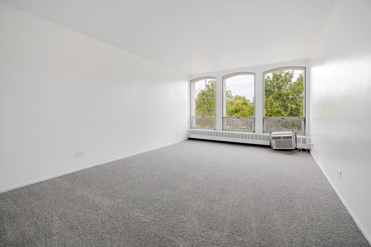 1451 E 55th Street 317n Property Photo 14