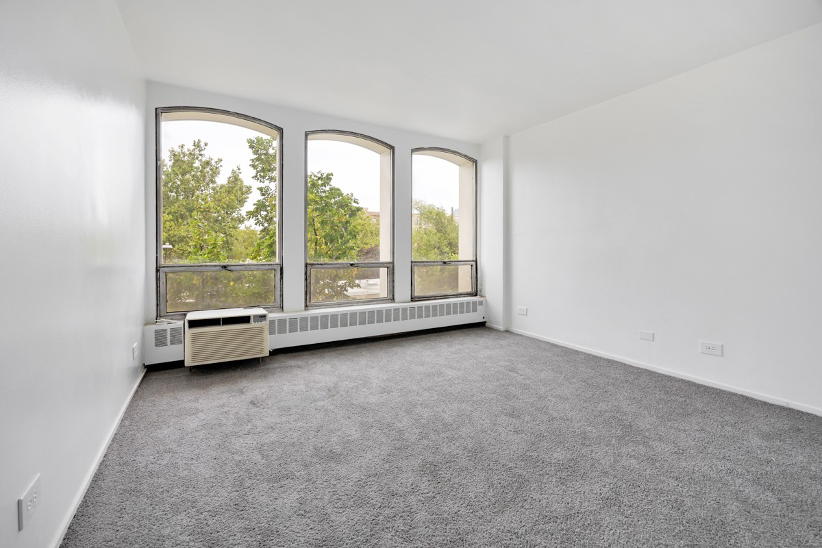 1451 E 55th Street 317n Property Photo 19