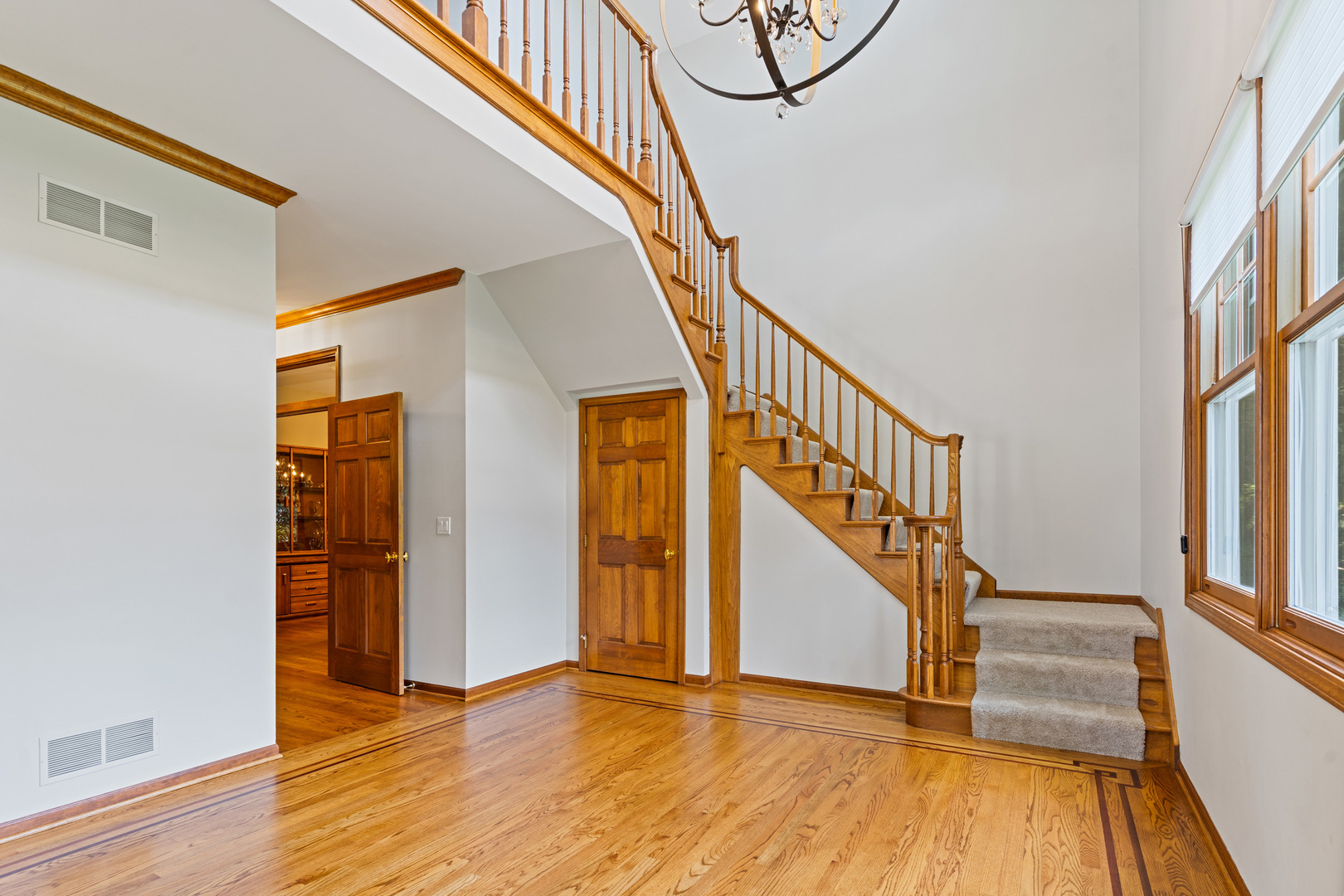 390 Grandview Avenue Property Photo 6