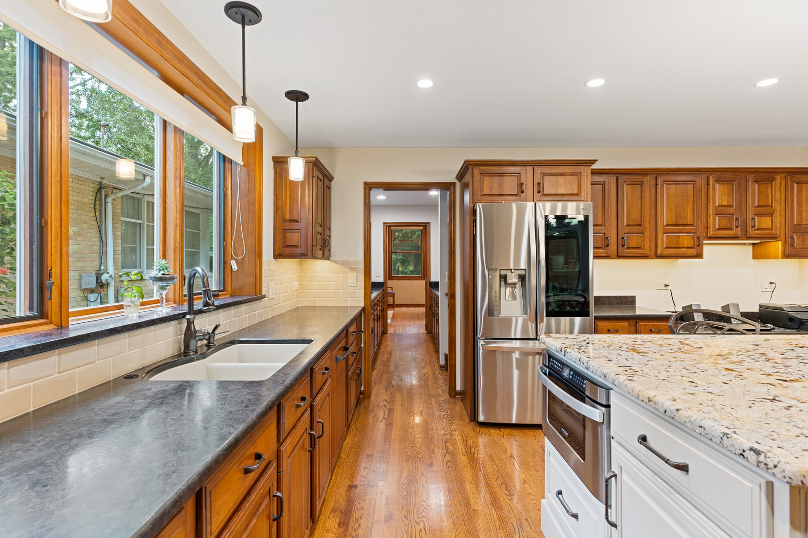 390 Grandview Avenue Property Photo 19