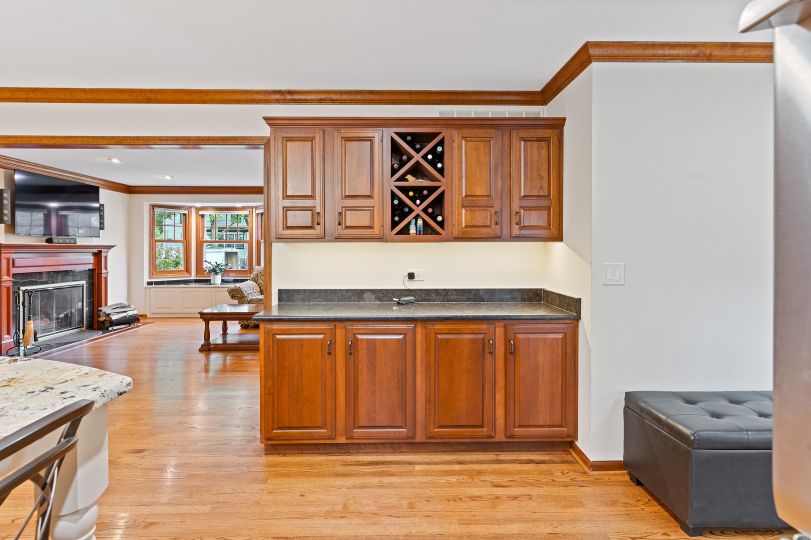 390 Grandview Avenue Property Photo 20