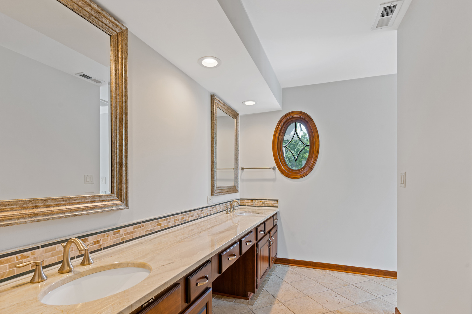 390 Grandview Avenue Property Photo 30