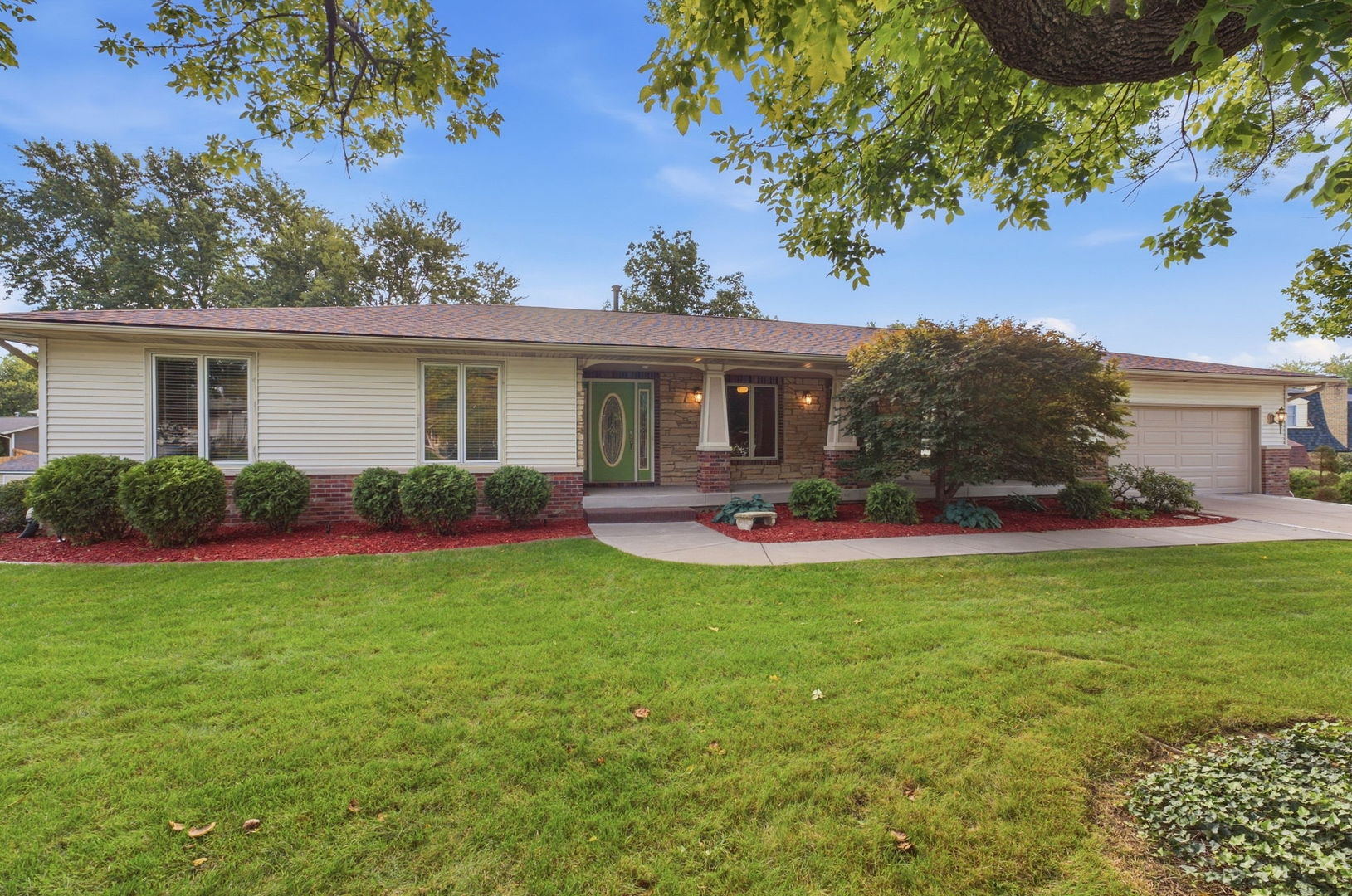 4417 Squire Court Property Photo 3