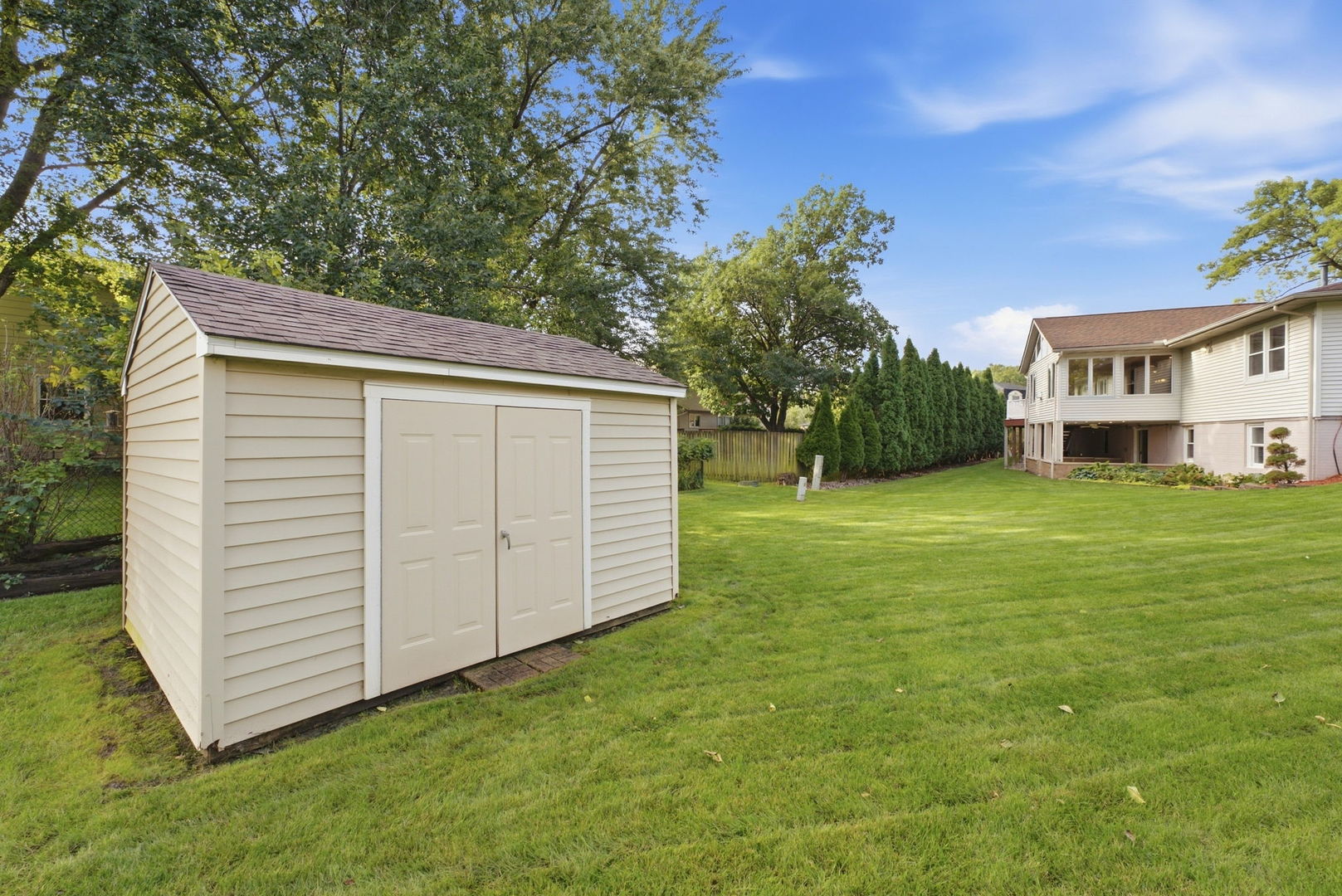 4417 Squire Court Property Photo 6