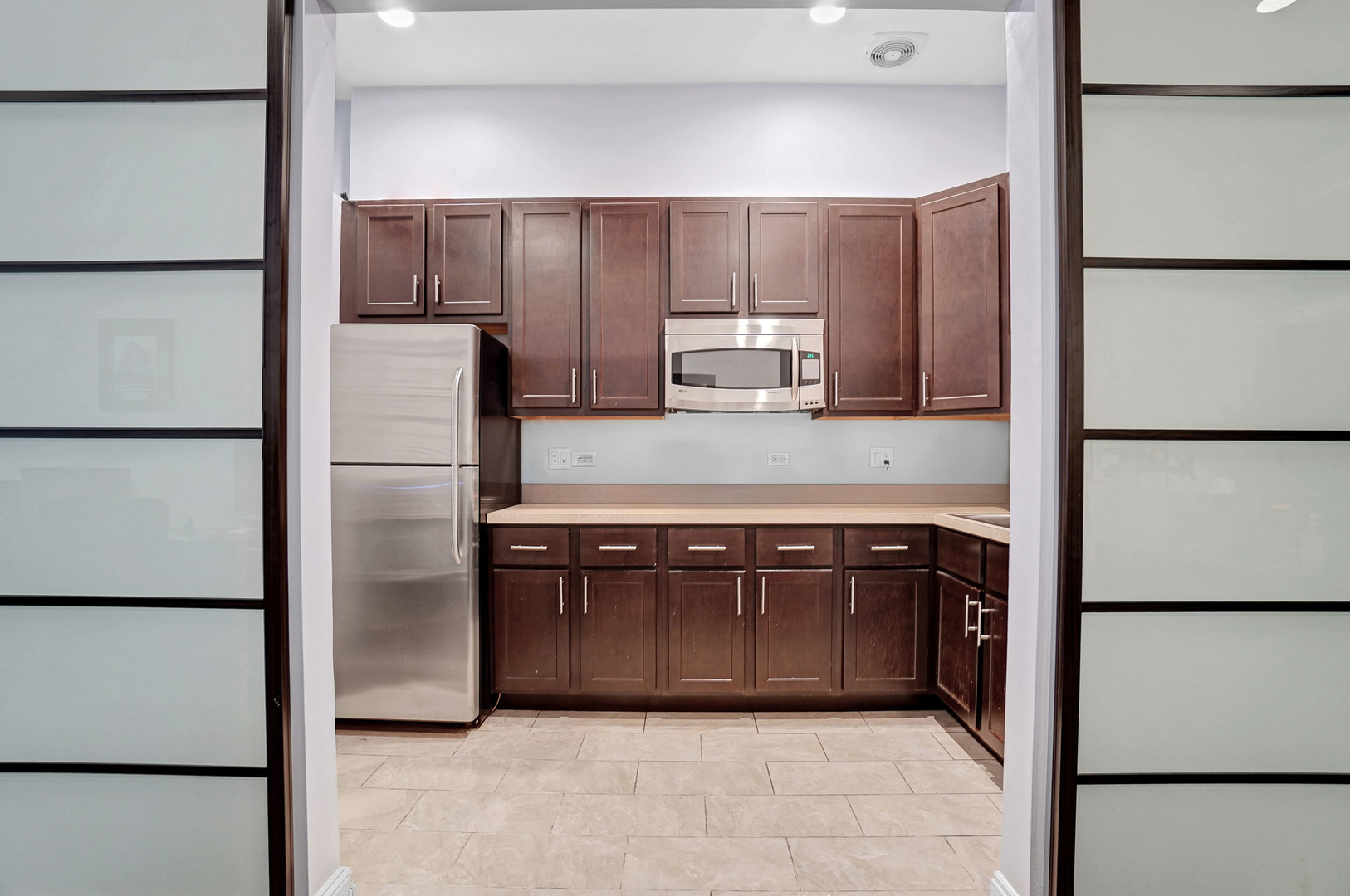 1411 W Chicago Avenue C1 Property Photo 4