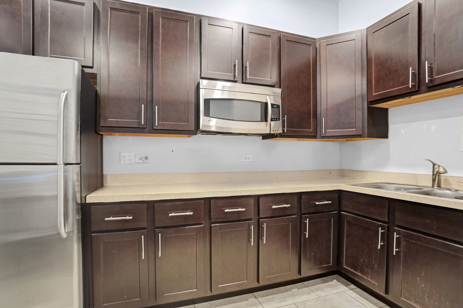 1411 W Chicago Avenue C1 Property Photo 5