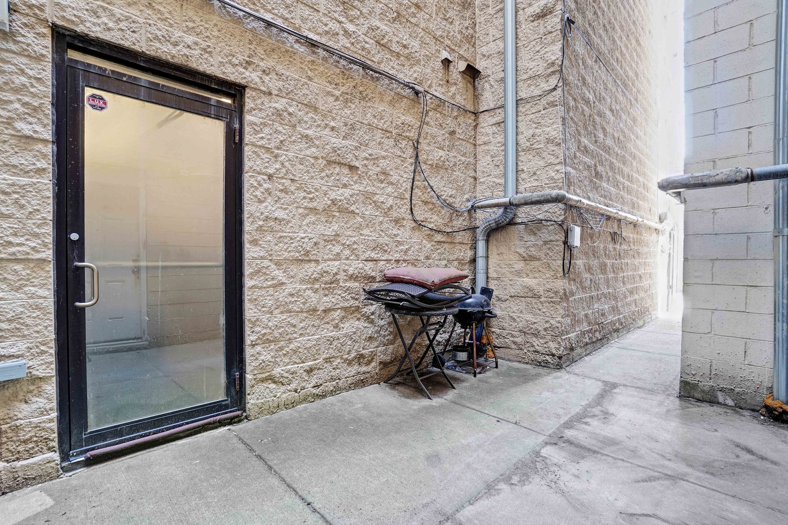 1411 W Chicago Avenue C1 Property Photo 9