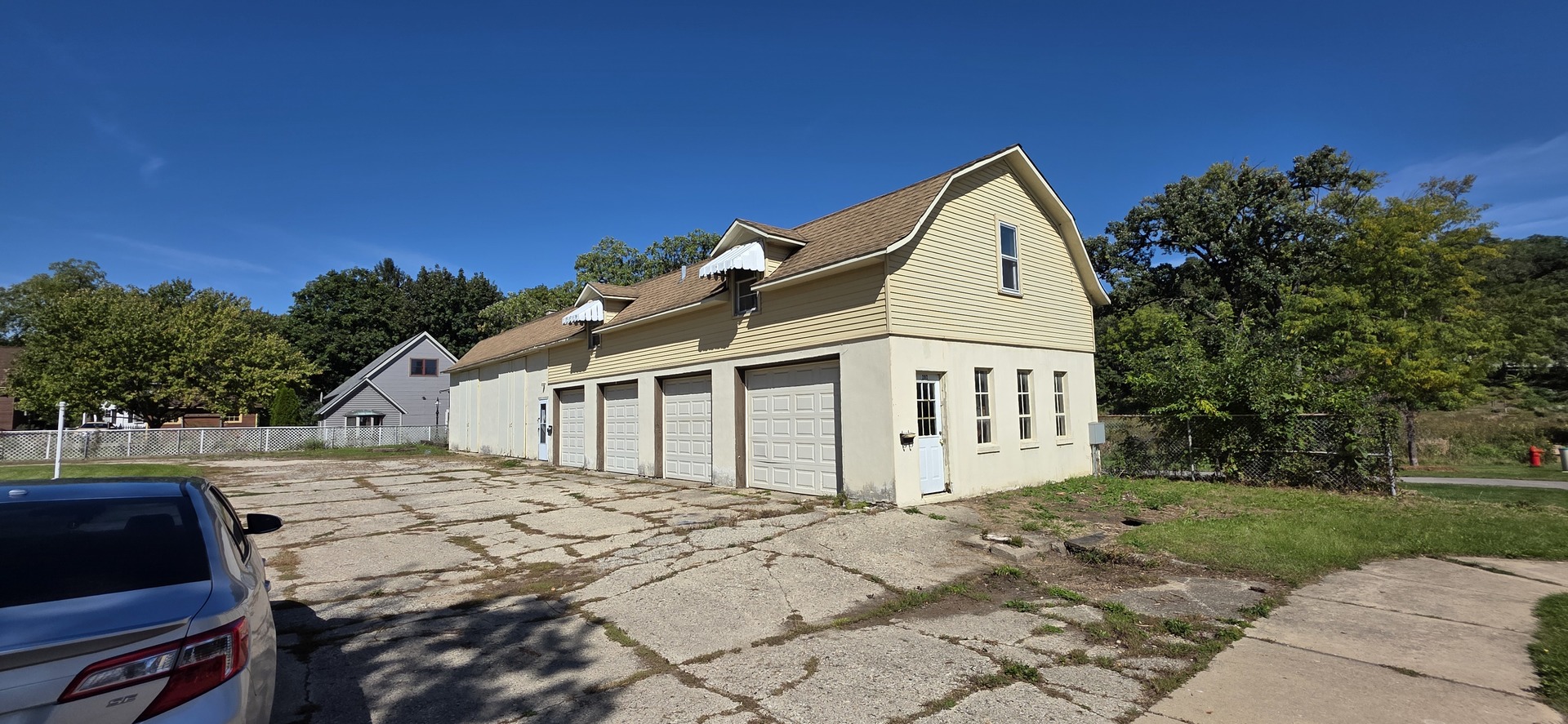302 Washington Street Property Photo 5