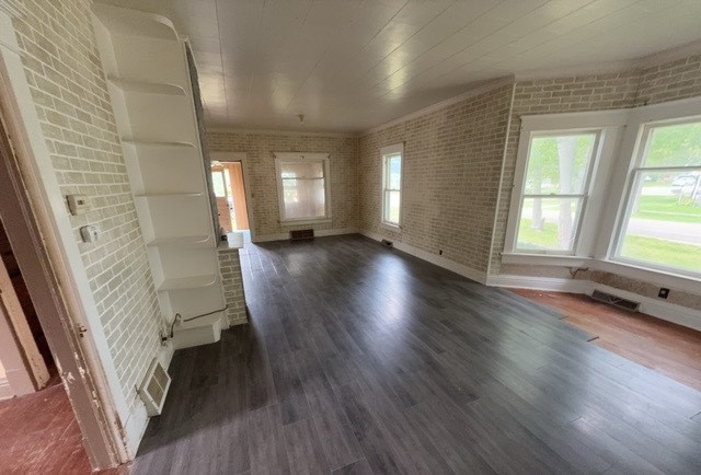 103 S Chicago Avenue Property Photo 4