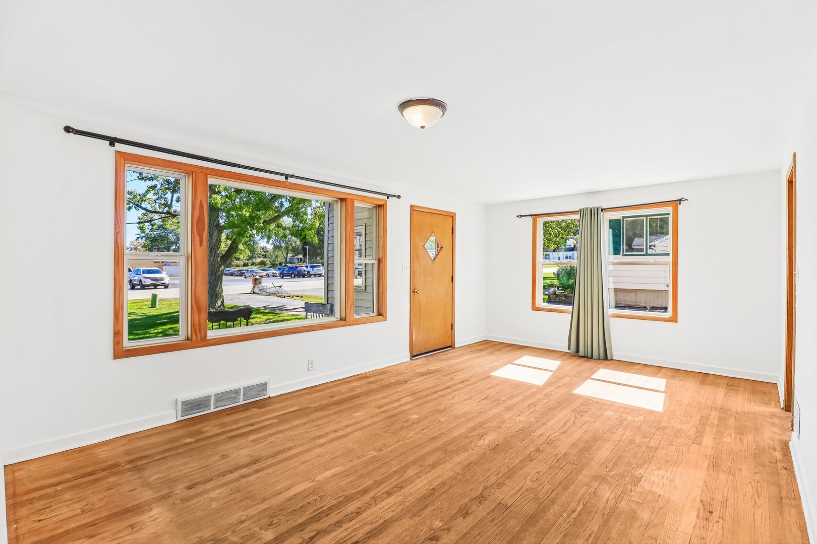 536 Locust Street Property Photo 11