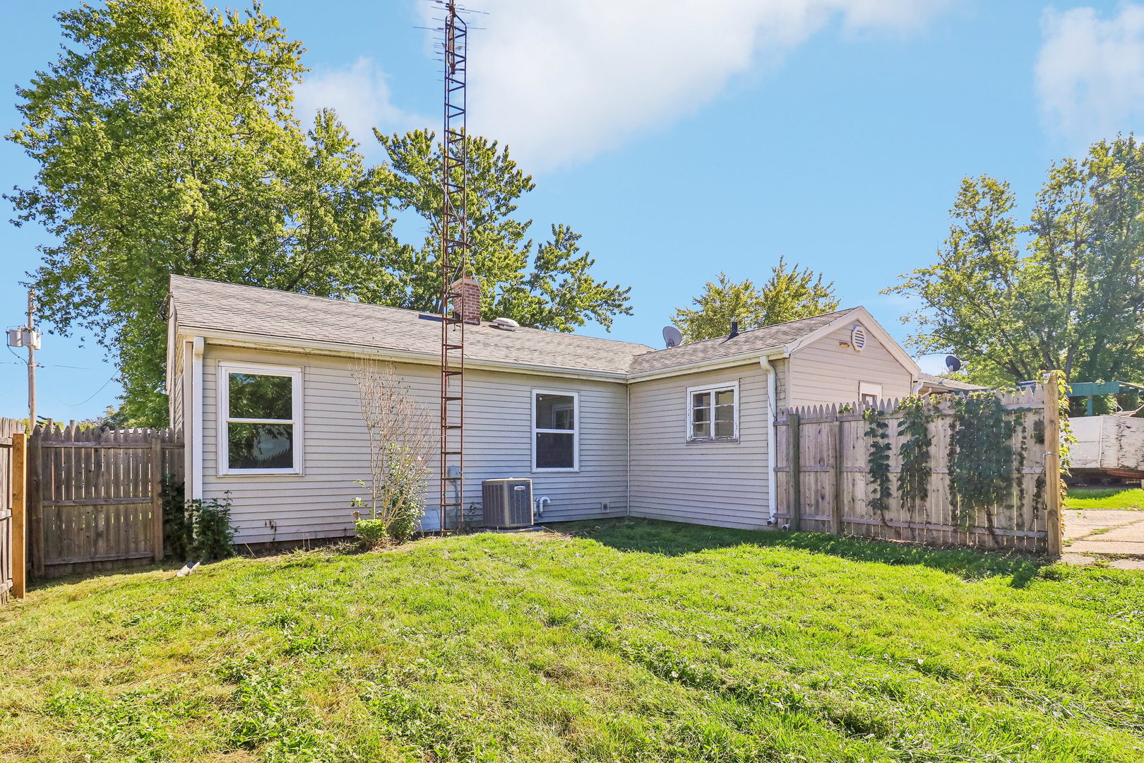 536 Locust Street Property Photo 36