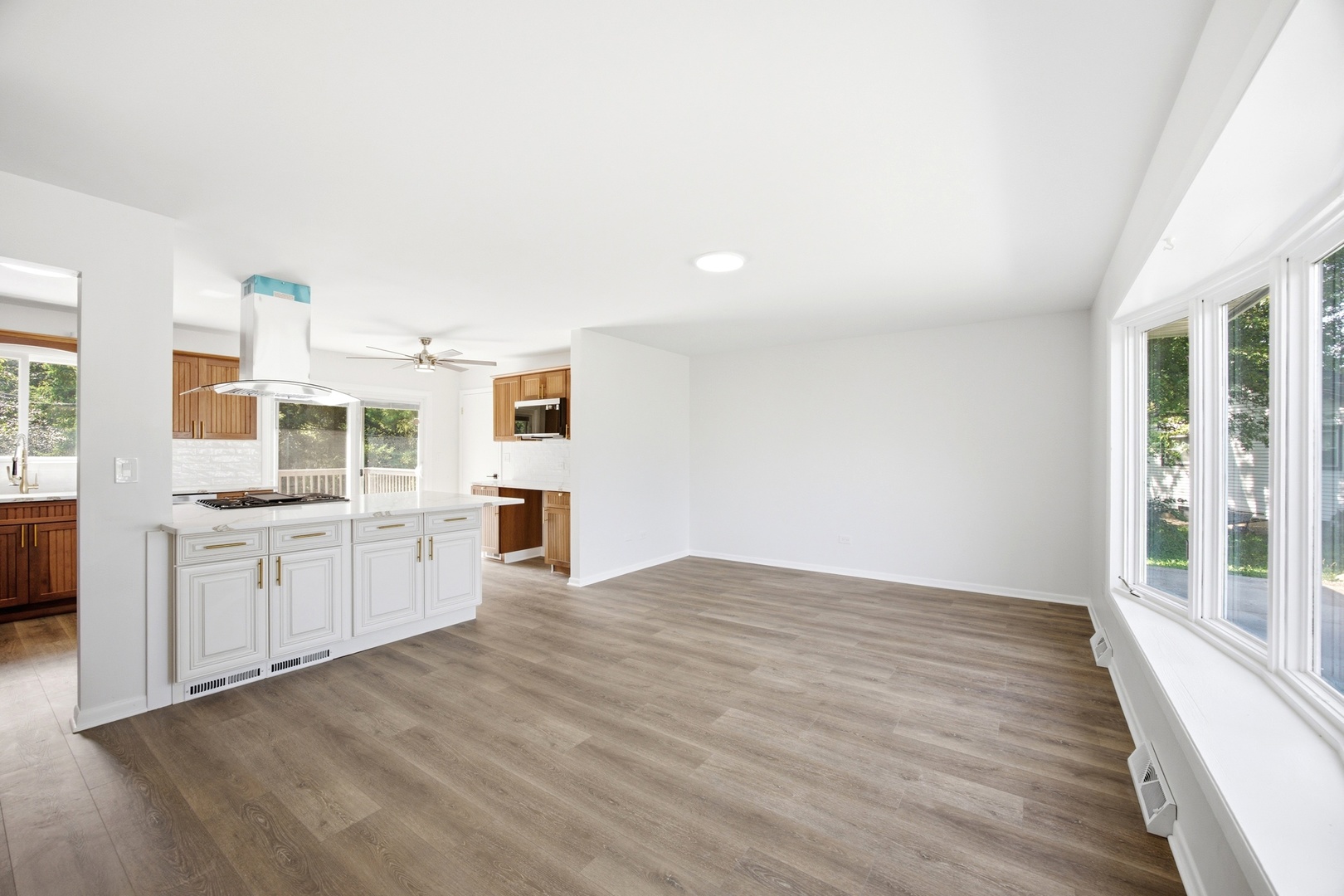 1175 Royal Boulevard Property Photo 2