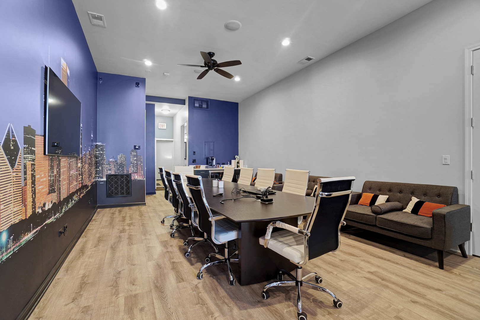 1419 W Chicago Avenue C1 Property Photo 3