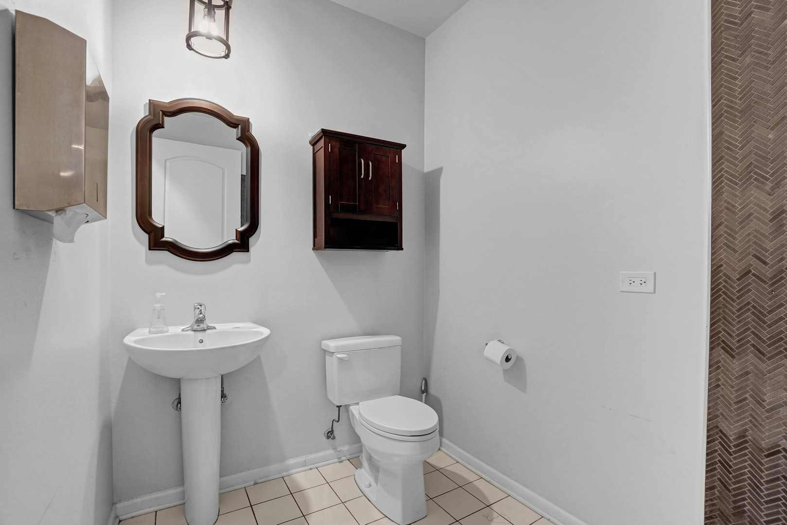 1419 W Chicago Avenue C1 Property Photo 5