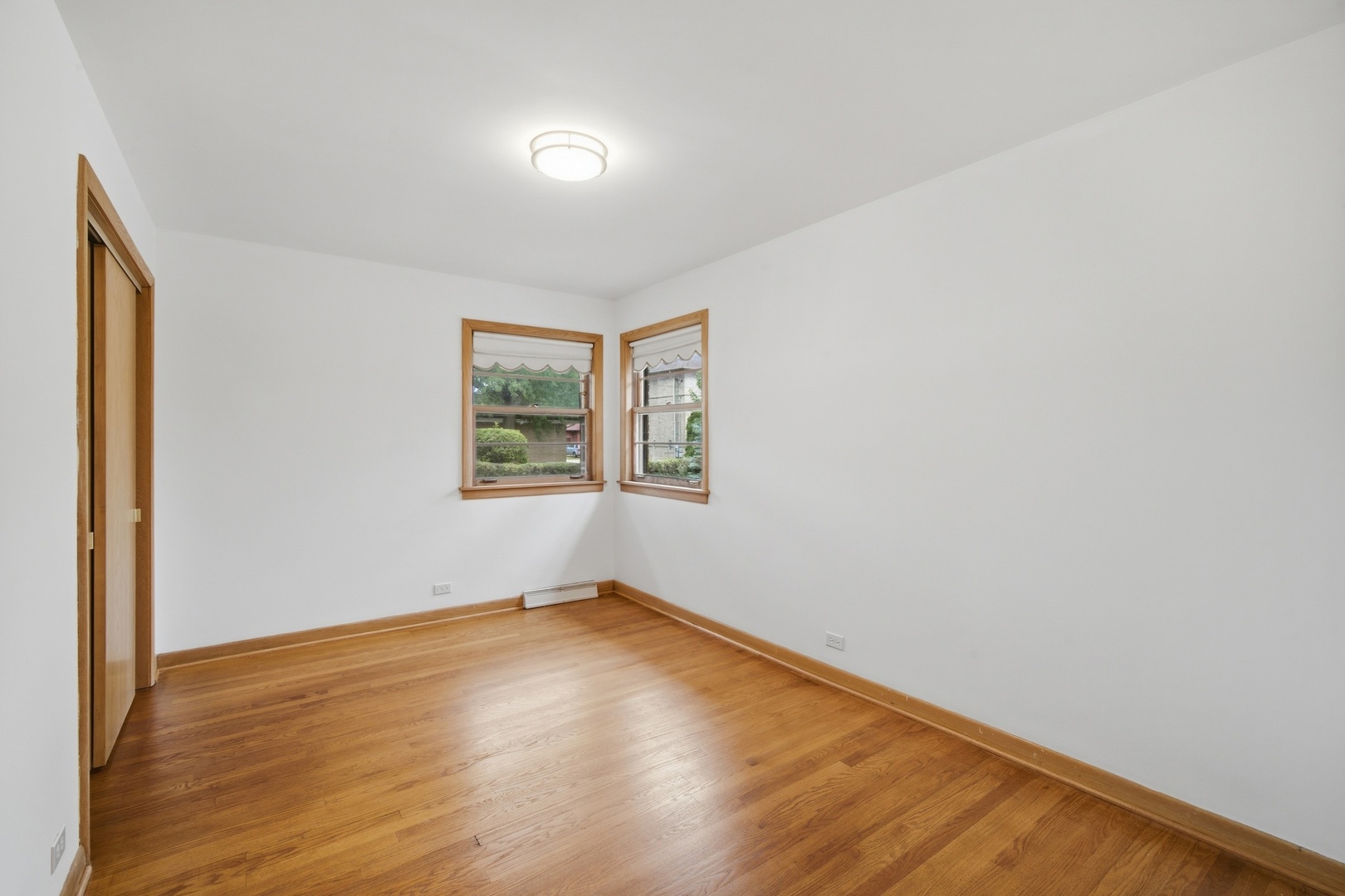 8001 W Balmoral Avenue Property Photo 10